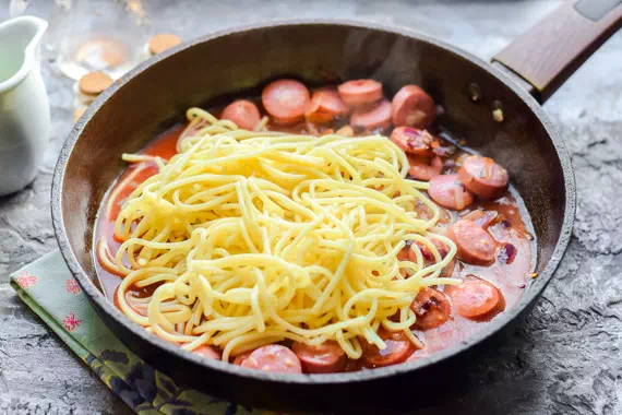 спагетти с сосисками фото 8